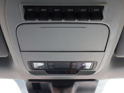 Used 2023 Ford F550 2WD Regular Cab Super Duty w/ XLT Value Package image 28