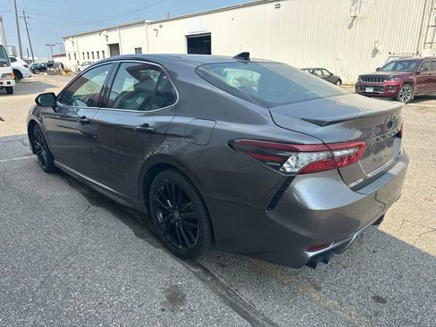 Used 2021 Toyota Camry XSE FWD image 4