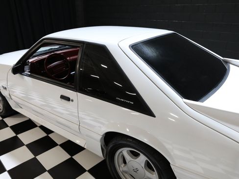 Used 1992 Ford Mustang GT RWD image 28