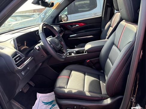 Used 2026 Chevrolet Traverse RS w/ LPO, Floor Liner Package AWD/4WD image 7
