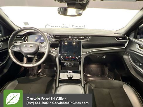 Used 2024 Jeep Grand Cherokee L Laredo AWD/4WD image 7