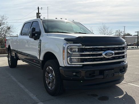 Used 2025 Ford F350 King Ranch w/ FX4 Off-Road Package image 3