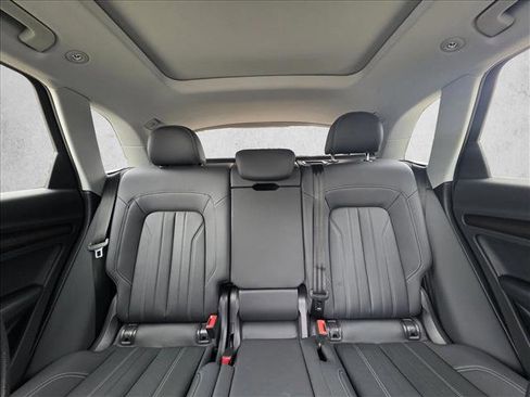 Certified 2023 Audi Q5 2.0T Premium w/ Convenience Package image 16