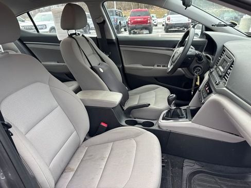 Used 2018 Hyundai Elantra SE image 10