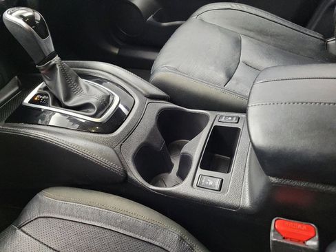 Used 2017 Nissan Rogue Sport SL w/ SL Premium Package image 26