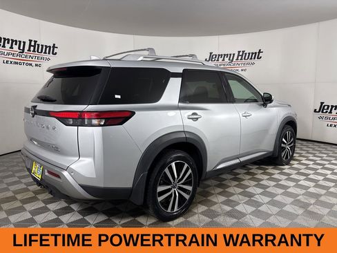 Used 2023 Nissan Pathfinder Platinum w/ Cargo Package image 5