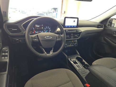 Used 2022 Ford Escape SE w/ SE Sport Appearance Package image 17