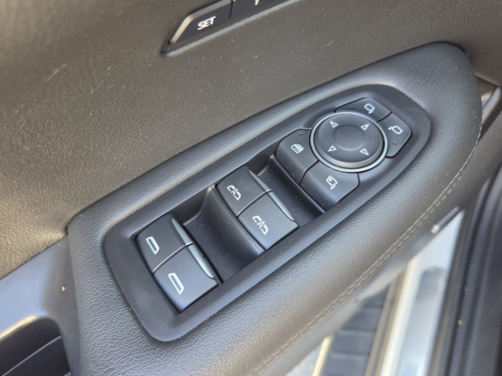 Used 2024 Cadillac XT6 Luxury AWD/4WD image 32