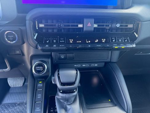 Used 2025 Toyota Land Cruiser w/ Premium Package AWD/4WD image 18