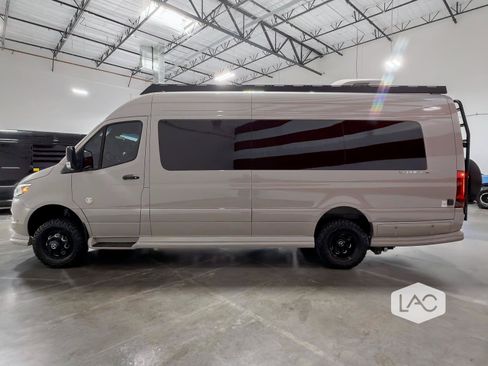 Used 2025 Mercedes-Benz Sprinter 3500 image 39