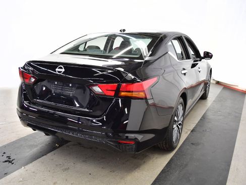 Used 2025 Nissan Altima 2.5 SV image 4