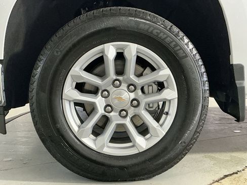 Used 2025 Chevrolet Silverado 1500 LT image 20