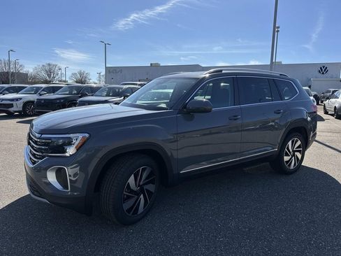 New 2026 Volkswagen Atlas SEL image 10