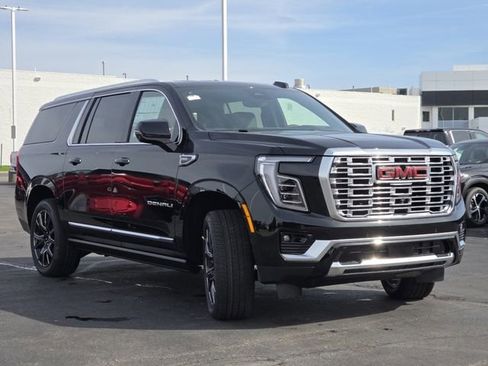 New 2026 GMC Yukon XL Denali w/ Denali Reserve Package AWD/4WD image 24