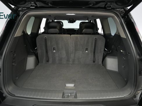 Used 2024 Kia EV9 Light Long Range RWD image 8