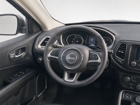 Used 2021 Jeep Compass Latitude FWD image 22