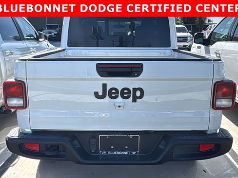 Used 2024 Jeep Gladiator Sport image 5