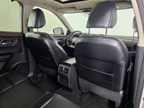 Used 2021 Nissan Rogue SV w/ Premium Package FWD image 44