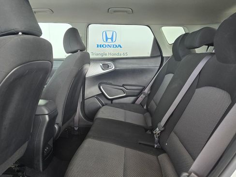 Used 2025 Kia Soul LX FWD image 13