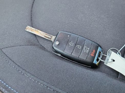 Used 2015 Kia Soul + w/ Audio Package FWD image 30