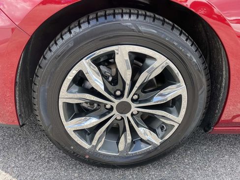 Used 2025 Chevrolet Malibu LT FWD image 11