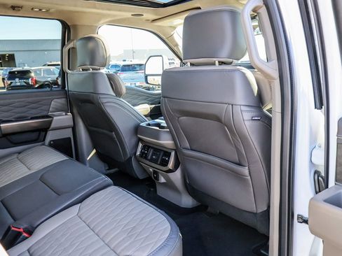 Used 2025 Ford F350 Platinum w/ Platinum Plus Package image 26