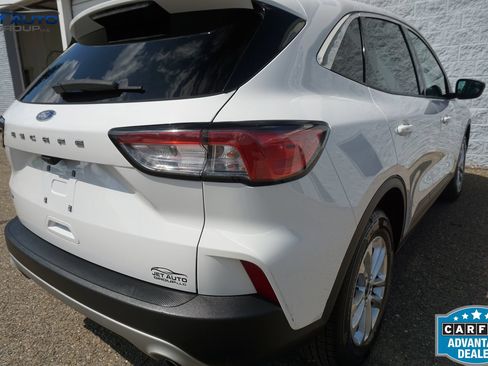 Used 2022 Ford Escape SE FWD image 11