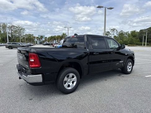 New 2026 RAM 1500 4x4 Crew Cab image 3