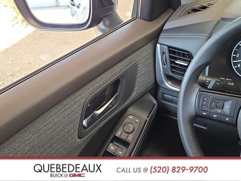 Used 2023 Nissan Rogue SV FWD image 19