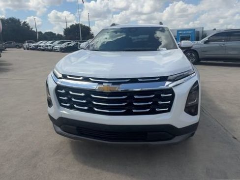 Used 2025 Chevrolet Equinox LT w/ Convenience Package II FWD image 3