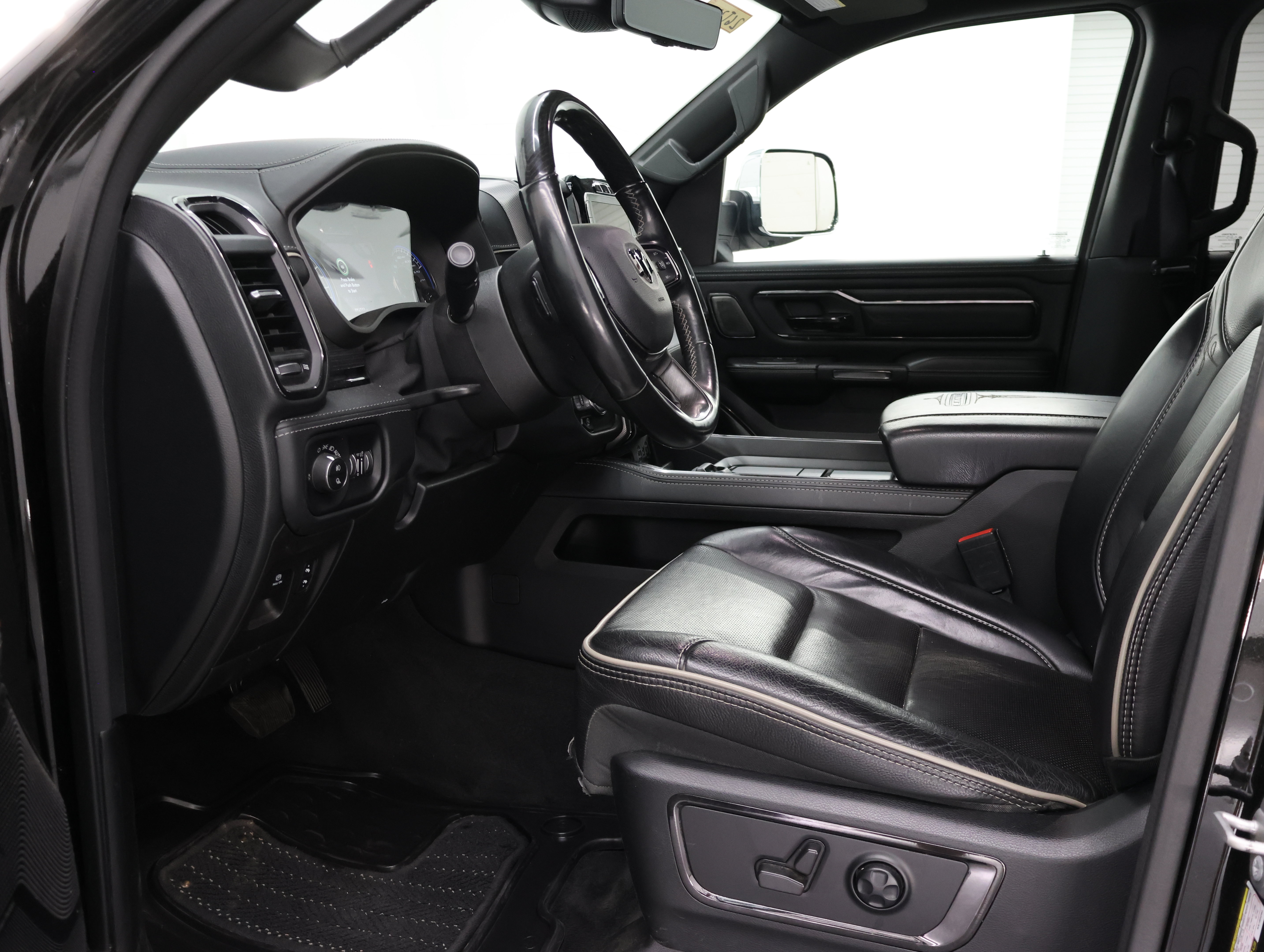 Used 2022 RAM 1500 Limited AWD/4WD image 8