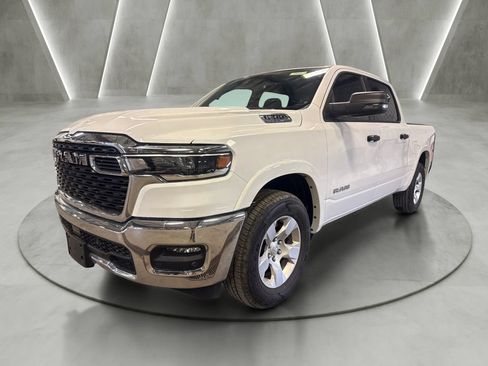 Used 2025 RAM 1500 Big Horn AWD/4WD image 3