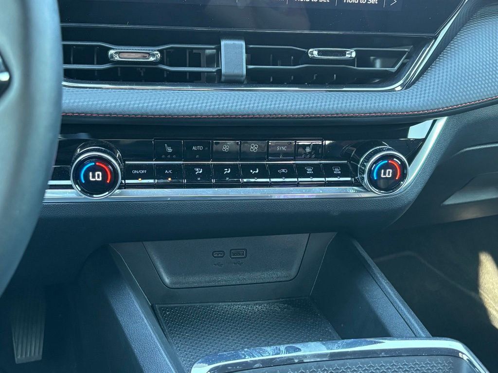 Used 2026 Chevrolet Equinox RS FWD image 22