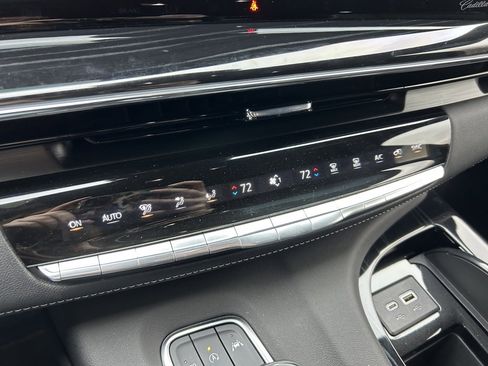 Used 2024 Cadillac Escalade Sport w/ LPO, ONYX Package image 35