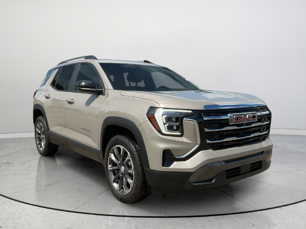 Used 2025 GMC Terrain Elevation w/ Elevation Premium Package FWD image 1