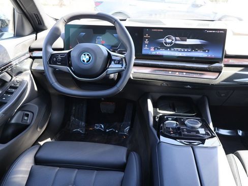 Used 2025 BMW i5 xDrive40 w/ Premium Package image 42