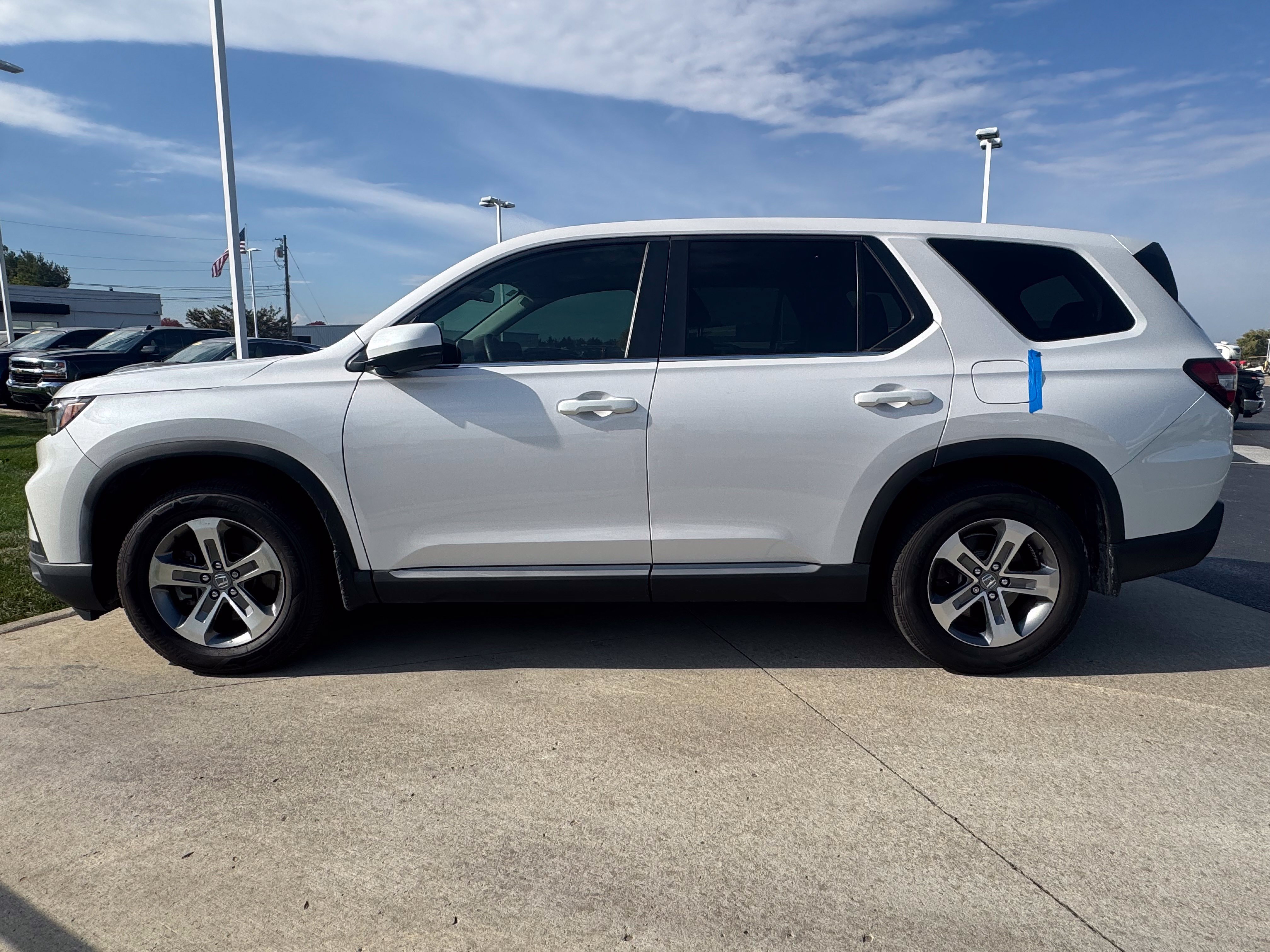 Used 2025 Honda Pilot EX-L image 4