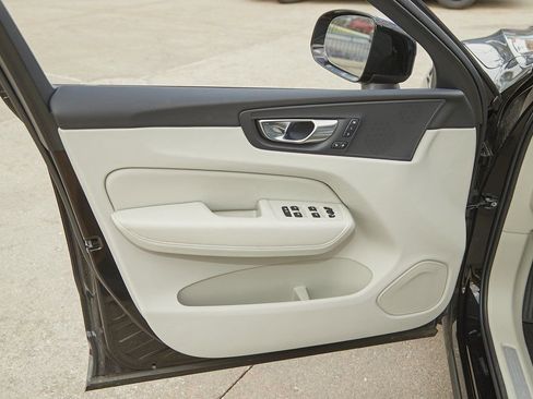 New 2025 Volvo XC60 T8 Plus w/ Protection Package Premier image 9