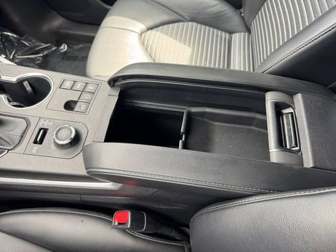 Used 2023 Toyota Highlander XSE AWD/4WD image 28
