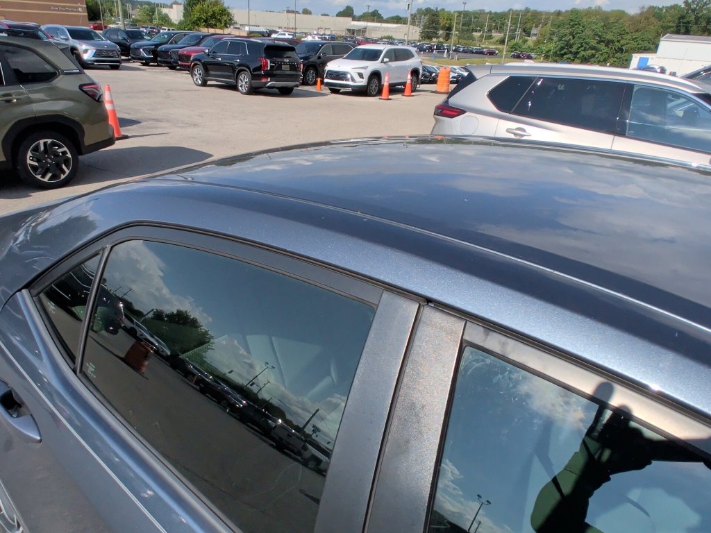Used 2016 Toyota Corolla LE FWD image 11