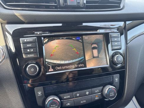 Used 2022 Nissan Rogue Sport SL image 12