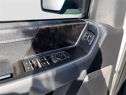 Used 2022 Ford F150 Lariat w/ Equipment Group 501A Mid image 18