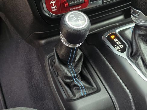Used 2023 Jeep Wrangler Unlimited Rubicon 4xe AWD/4WD image 24