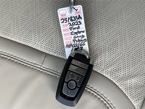 Certified 2023 Ford Explorer Platinum w/ Class IV Trailer Tow Package image 32