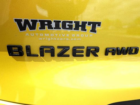 Used 2023 Chevrolet Blazer RS w/ Enhanced Convenience Package AWD/4WD image 9