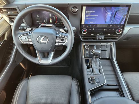 Used 2024 Lexus GX 550 w/ Accessory Package (Z1) AWD/4WD image 34
