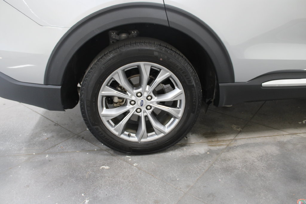 Used 2024 Ford Explorer Limited AWD/4WD image 16