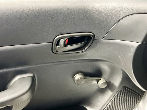 Used 2010 Hyundai Accent Hatchback image 16