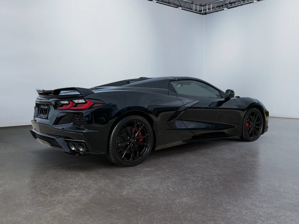 Used 2024 Chevrolet Corvette Stingray Premium Conv w/ Z51 Performance Package RWD image 3
