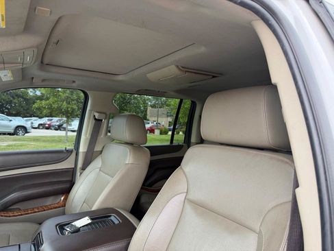 Used 2018 Chevrolet Suburban Premier AWD/4WD image 14